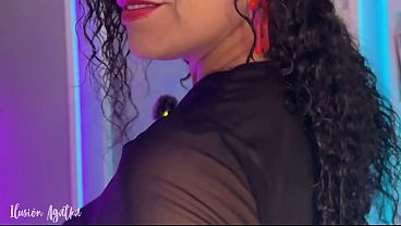 Striptease antes de usar mi m&aacute;quina de follar | termin&oacute; vini&eacute;ndome a chorros | s&uacute;per aquirt