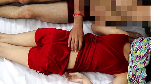 सौतेली बहन की बड़ी गांड देख कर मैं खुद को रोक नहीं पाया और चूत चुदाई कर दी