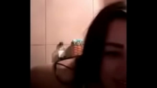 Mexicana en el baño
