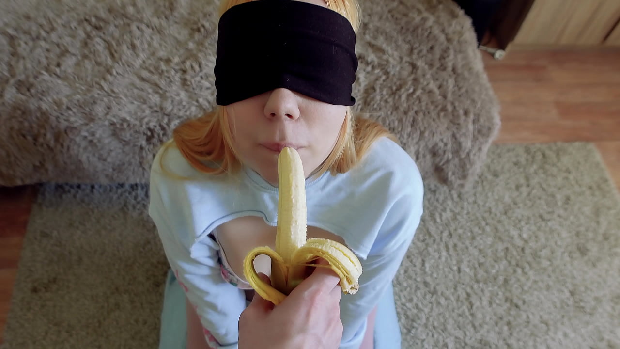 El hermanastro engañó a la hermanastra para hacerla chupar la polla
                    blowjob teens step brother step sis blindfolded blowjob verified amateur taste game muchos negros