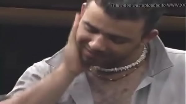 Vevito esfolador de cu deixa o viado na cadeira...