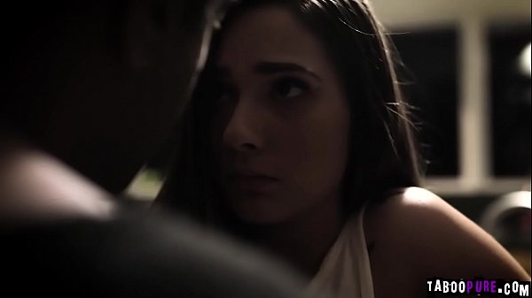 Tyler Knight plows Jaye Summers wide stretched wet twat like a spread eagle!