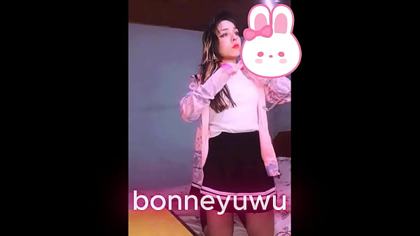 Bonneyuwu - 10:05 argentinian slut masturbates