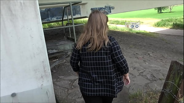 Download Video - War ich zu naiv&quest; Perverser Mann nutzt mich aus