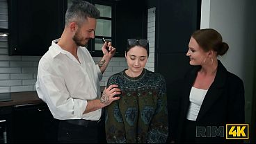 RIM4K。私の穴を舐めて&hellip;そして、私にビッチになる方法を教えて。