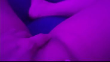 I dove face-first into my stepdaughter's giant pussy, I rubbed my cock against it and came inside.