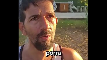 The boiled torrando femboy comendo abacate