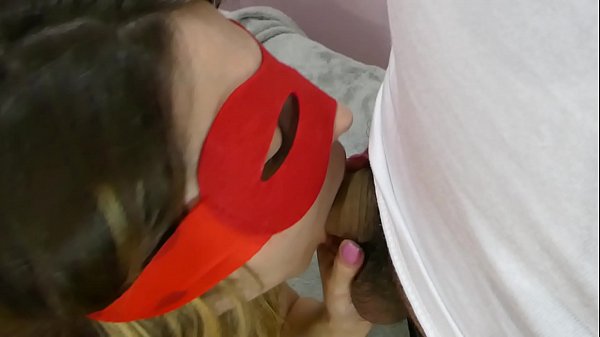 THAT´S HOW MY STEPSISTER SUCKS ME WHEN WE´RE ALONE