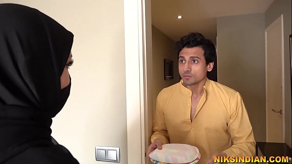 Download Video - रज़िया भाभी दशहरे के दिन सूरज भैया से अपनी बुर और दुबूर चुदवा लीं