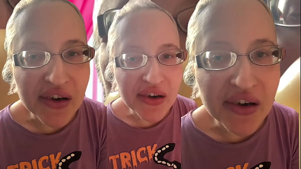 ASMR Bubble Gum listen in headphones