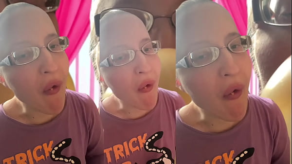 ASMR Bubble Gum listen in headphones