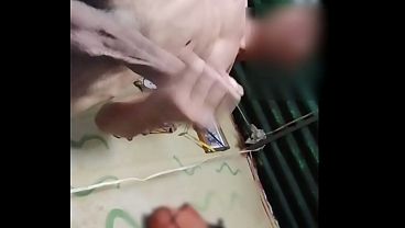 私のペニスを触る
