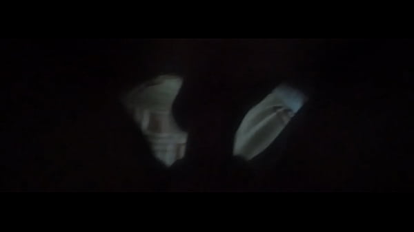 Baiser Ma Belle-Soeur Très Rapidement Et Jouir Sur Le Ventre Pendant Que Ma Belle-Mère N'est Pas À La Maison