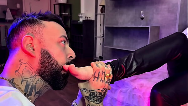 Download Video - PODOLATRA CHUPANDO A NOVINHA