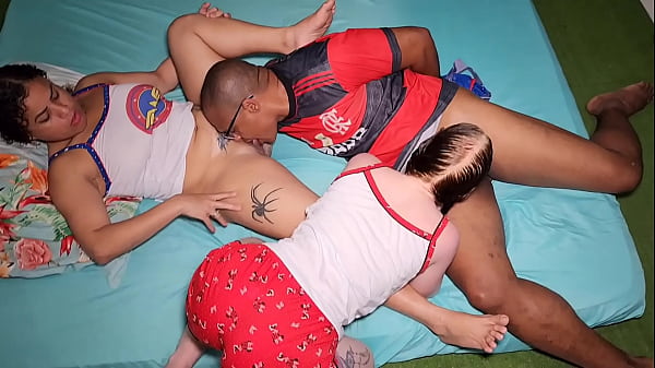 Download Video - Lorrany Exotica &comma; e&period;  &comma;   Eliane Furacao &comma;  Me pede para ver novela na hora que eu estava vendo  jogo&comma; E eu deixei em troca de sexo