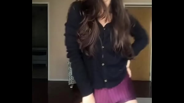 thumb cameltoe