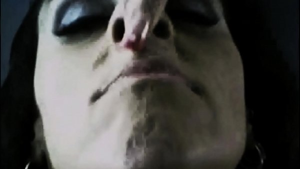 Slo-mo Raven Black noseplay