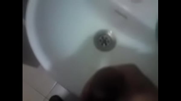 Me just jerking off to the sink