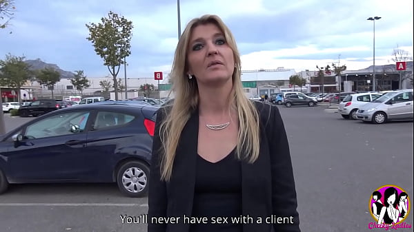 Anaïs realizes her husband's fantasy and be fucked in front of the camera