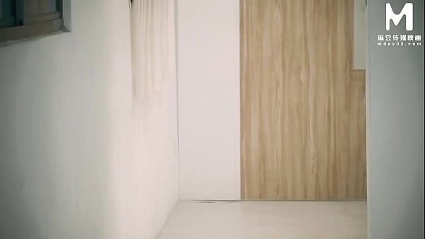 Download Video - ModelMedia Asia - My girlfriend in college getting fucked by a black guy's huge cock