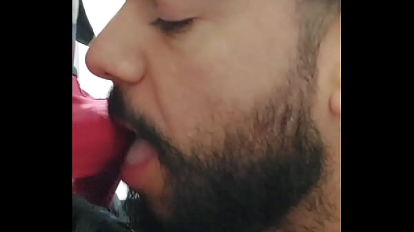 SEDUZINDO O PORTEIRO DO PRÉDIO ( COMPLETO NO RED)