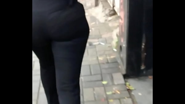 HOT BLONDE ON THE STREET
