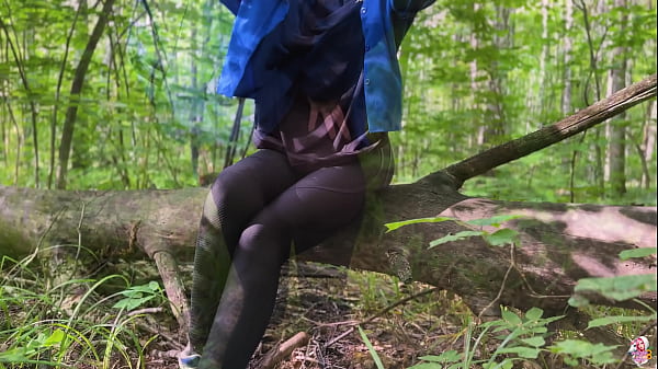 Download Video - Busty Babe In Leggings Gives Risky Blowjob And Gets Facial In The Forest