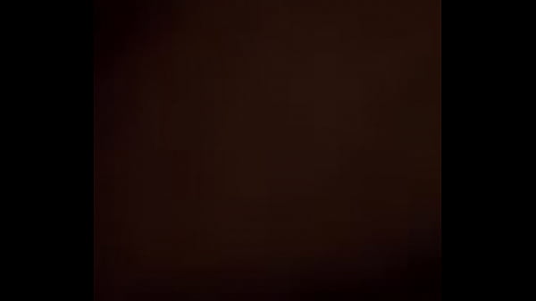 Gime bien rico mientras le destrozo la vagina, me dice papi - Casero Petite