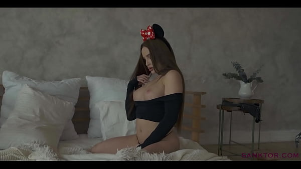 SANKTOR 095 - BUSTY COSPLAY BRUNETTE IS TEASING