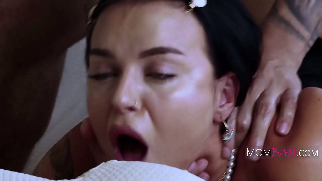 Forget Her Tits, Wait Till You See Mermaid'_s Slimy Slit