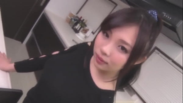 Big pie cooked freely in the kitchen Yuuki Miu 1