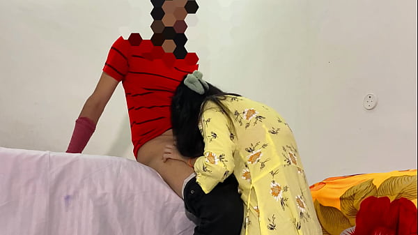 (RAKSBANDHAN SPECIAL) My VIRGIN COUSIN STEPSISTER came from Delhi on RAKHI holiday, so I fucked her pussy hard in doggy style