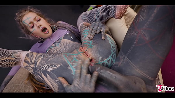 Download Video - Alt babe gets her ass worked over with toys&comma; cock&comma; and a machine