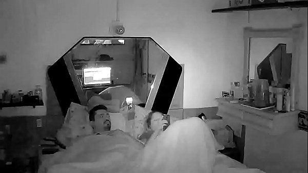 Download Video - Chupando o pau do amante para depois chegar em casa e beijar a boca do marido CORNO &excl;&excl;&excl; Paty bumbum - El toro De Oro