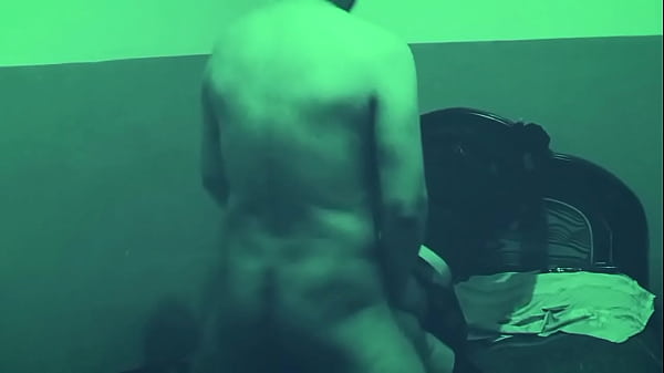 “Travesti Que Se Somete Sin Hacer Ruido”