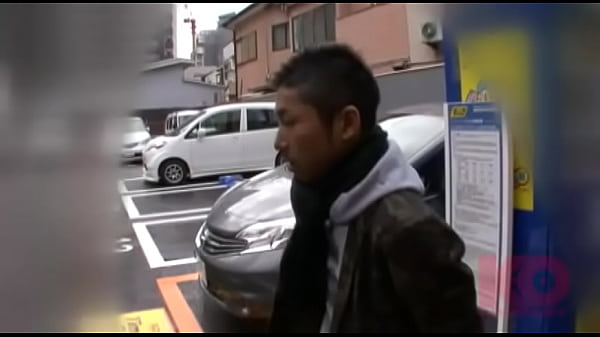 Download Video - &lpar;1&sol;3&rpar;Hanging out with  guy in the city&excl; Of course&comma; we also get up close and personal with eroticism&excl;