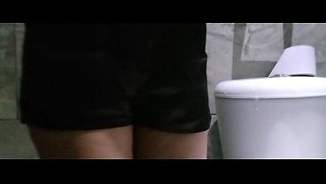 Envio video al mejor amigo de mi novio, me quiere follar duro y a mi me encanta.