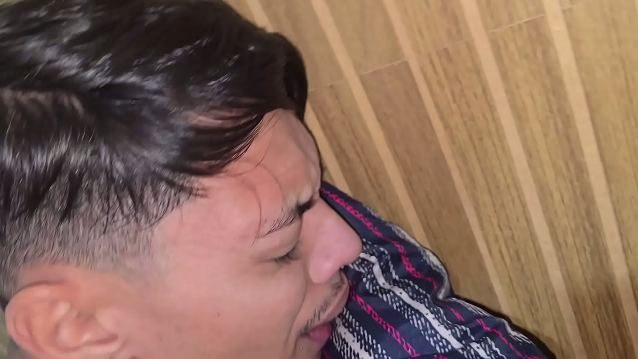 Un jovencito está pasando un mal rato con su vecino mayor.
                    anal latina ass amateur gay bareback interactive ass play anal orgasm muchos negros