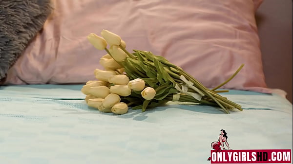 Indoor Picnic Victoria Voxxx, Lilly Bell