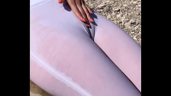 Eso sucede cuando mojo mi lycra ️That's what happens when I wet my leggings