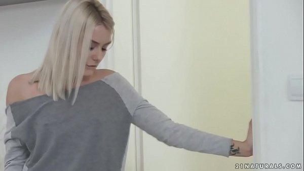 Download Video - Small titted blonde babe Scarlett Knight