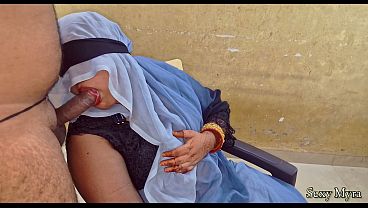 Part 1 Indian horny aunty get suprise blowjob