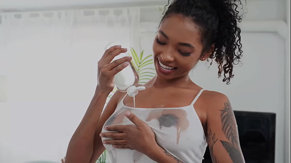 Download Video - Barbie Rous - Shake it to the Max PMV