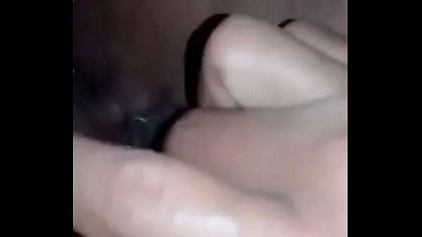 Rico se masturba para mí