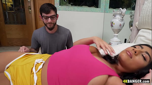 Download Video - up sis&excl; - Violet Myers