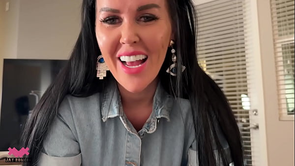 Download Video - AirBnB Guest FUCKS Home owner to say THANK YOU