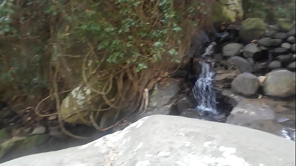 Comendo a cavalona de quatro