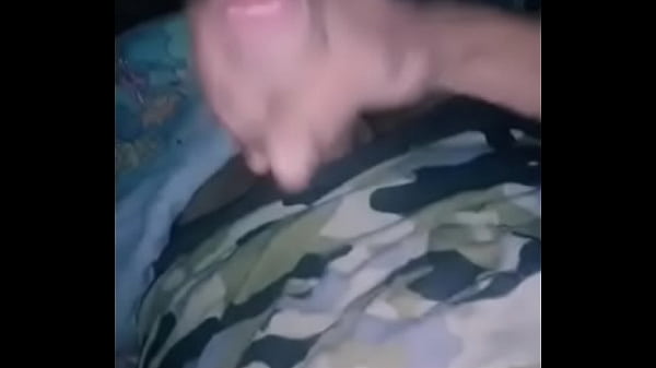 Tocándome en campamento rica paja