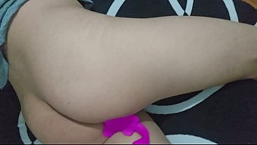 A quien mas le gustaría masturbarse asi , entra y miralo por ty mismo