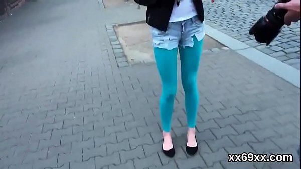 Boyfriend assists with hymen examination and screwing of virgin teenie